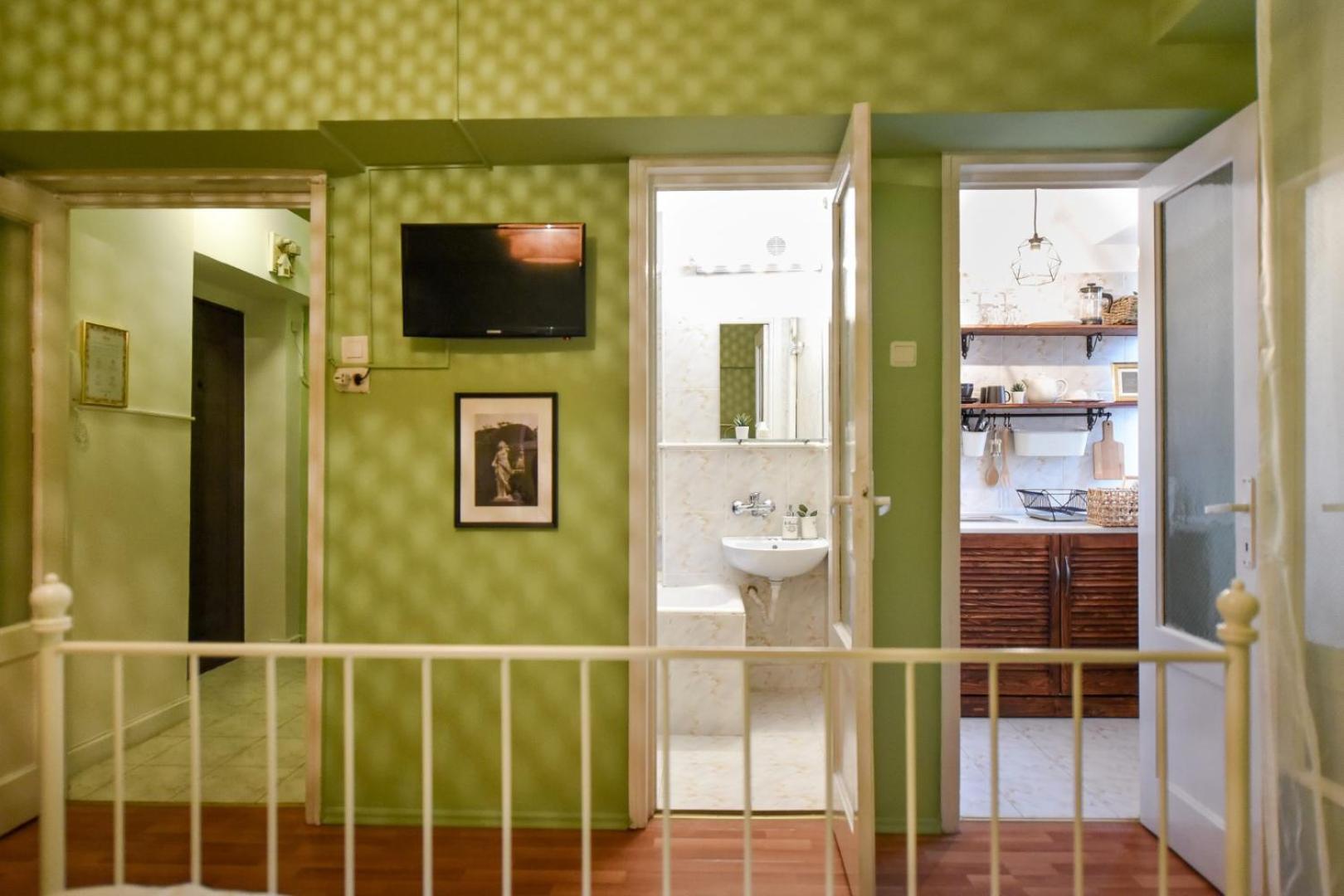 בוקרשט Chic Accommodation With Breathtaking Views Over Calea Victoriei - Your Central Heaven חדר תמונה