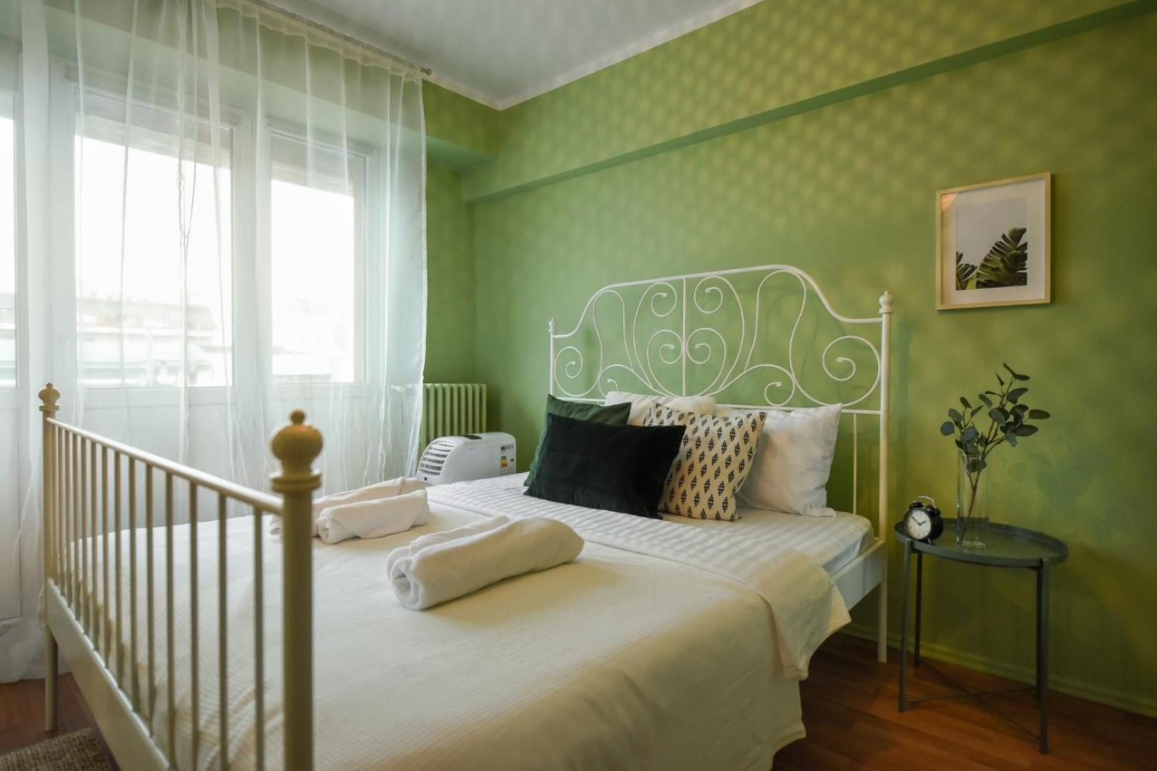 בוקרשט Chic Accommodation With Breathtaking Views Over Calea Victoriei - Your Central Heaven חדר תמונה